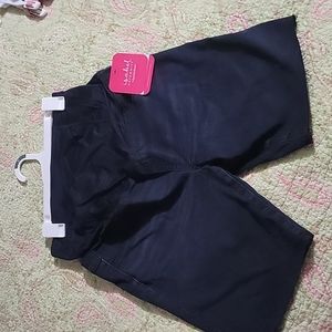 NWT maternity bermuda shorts 10